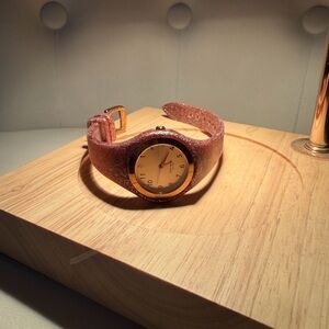 Kate Spade Pink Glitter Smartwatch